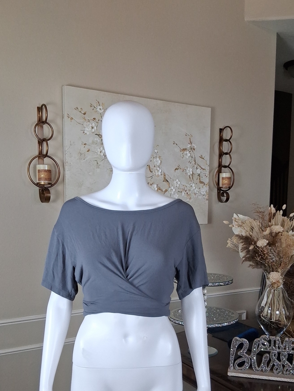 Victoria's Secret Women’s Gray Twist-Front Crop Top Short Sleeves Medium - Picture 3 of 16